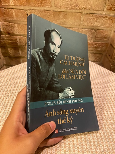 Từ "Đường cách mệnh" đến "Sửa đổi lối làm việc": Ánh sáng xuyên thế kỷ - Bùi Đình Phong