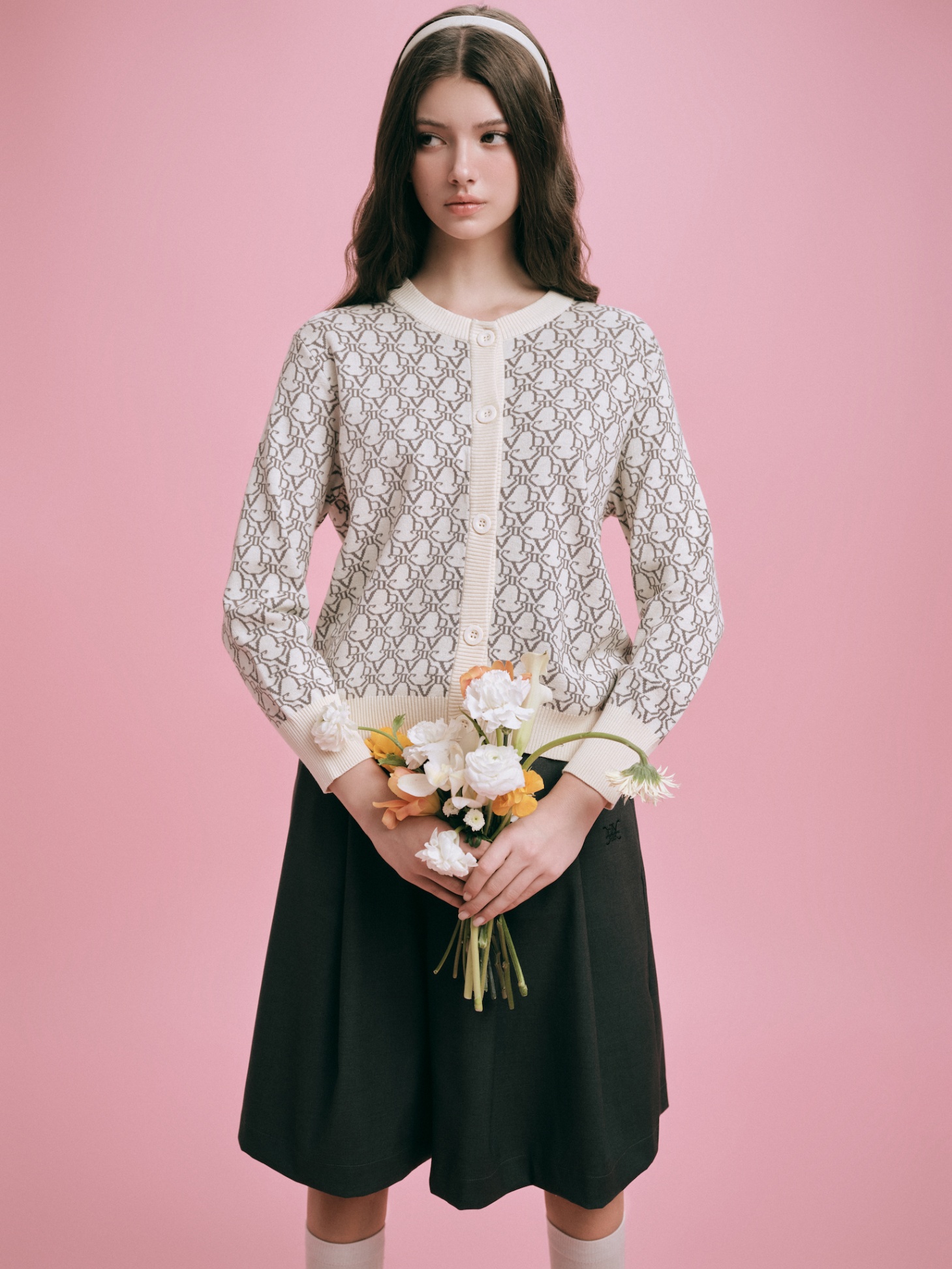 DVRK PRIVÉ KNIT CROPPED MONOGRAM CARDIGAN - CREAM/GREY