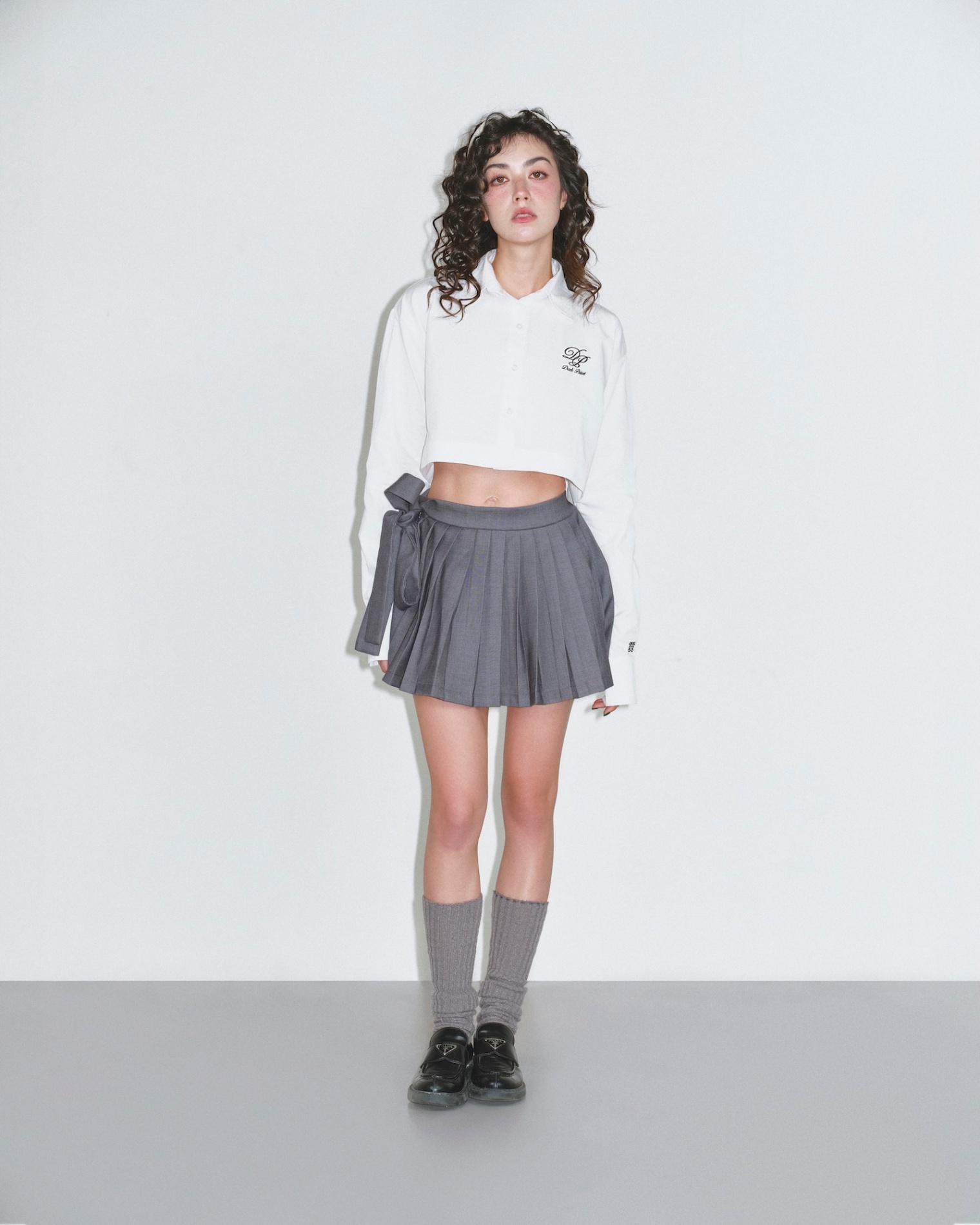 DVRK PRIVÉ PLEAT - BACK CROPPED SHIRT - WHITE