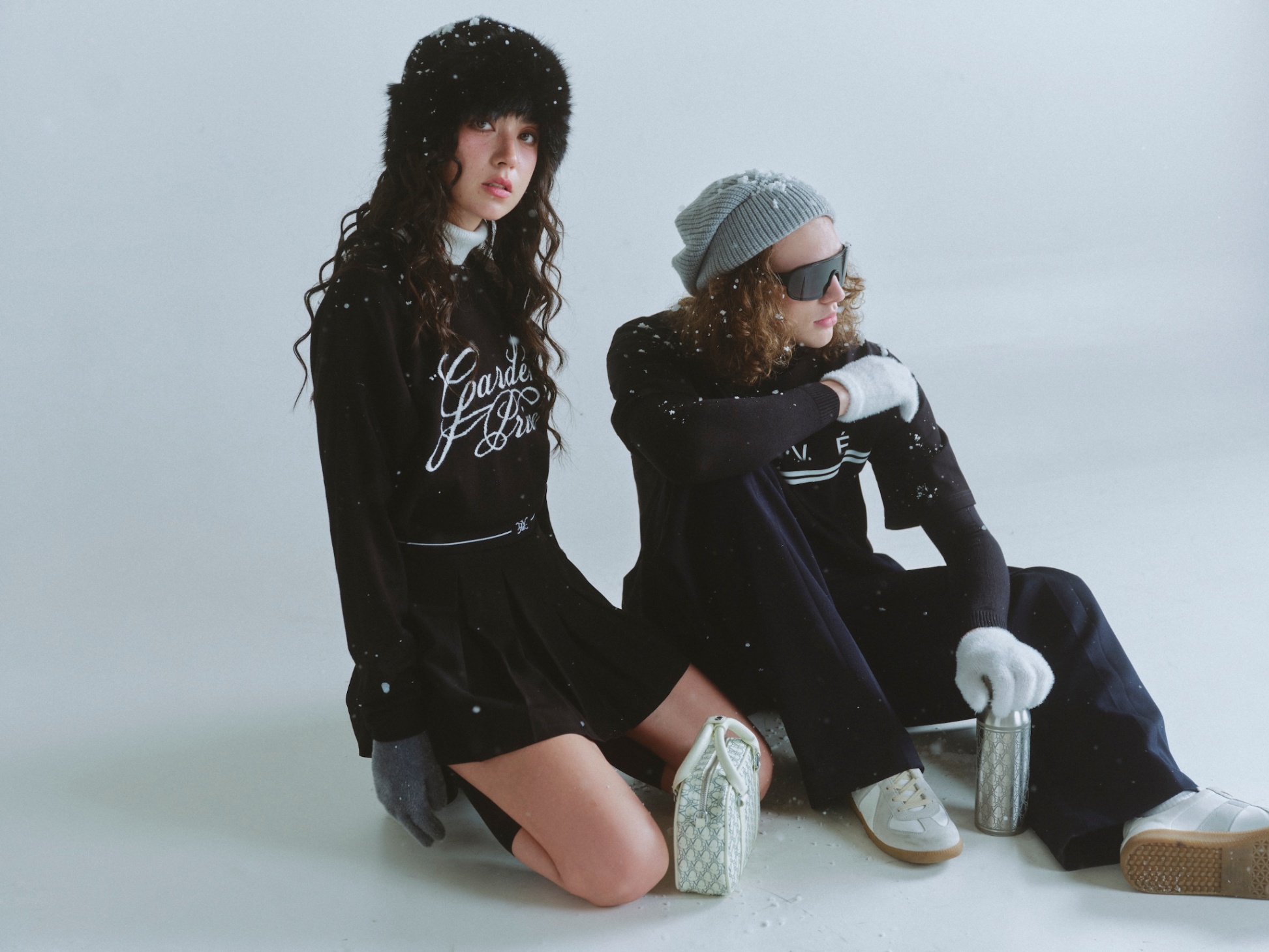 DVRK PRIVÉ GARDENIA LOGO SWEATER - BLACK 9