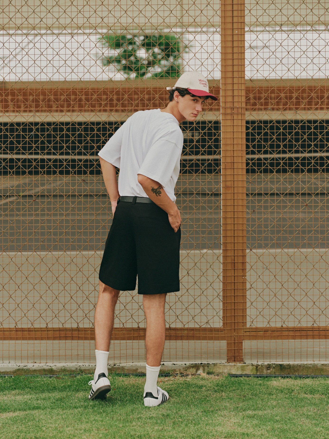 DVRK PRIVÉ LOW-RISE PLEATED SHORTS - BLACK 4