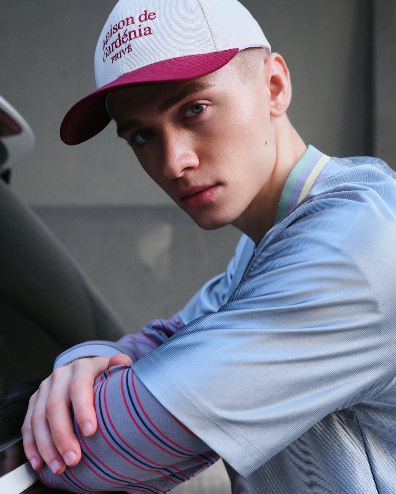 DVRK PRIVÉ BASEBALL STRIPE NECK TEE - GREY 6