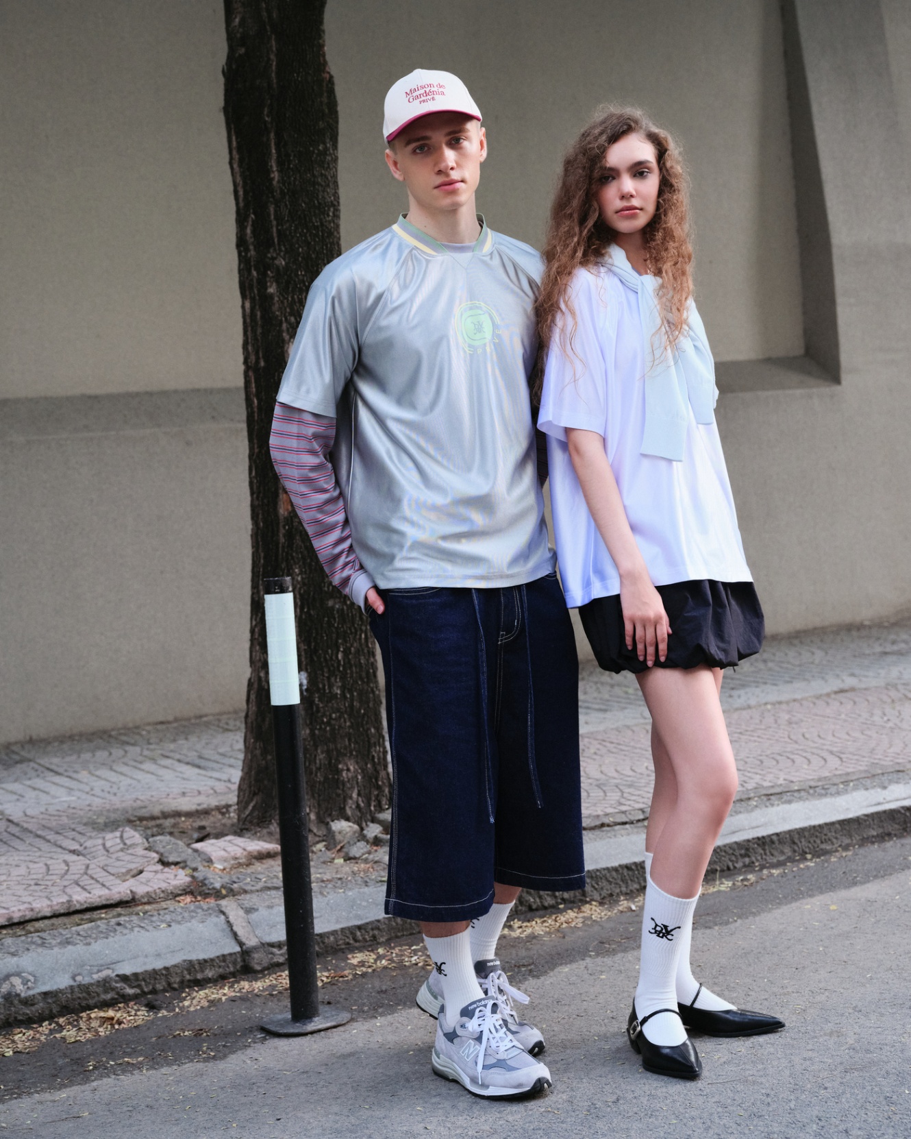 DVRK PRIVÉ BASEBALL STRIPE NECK TEE - WHITE