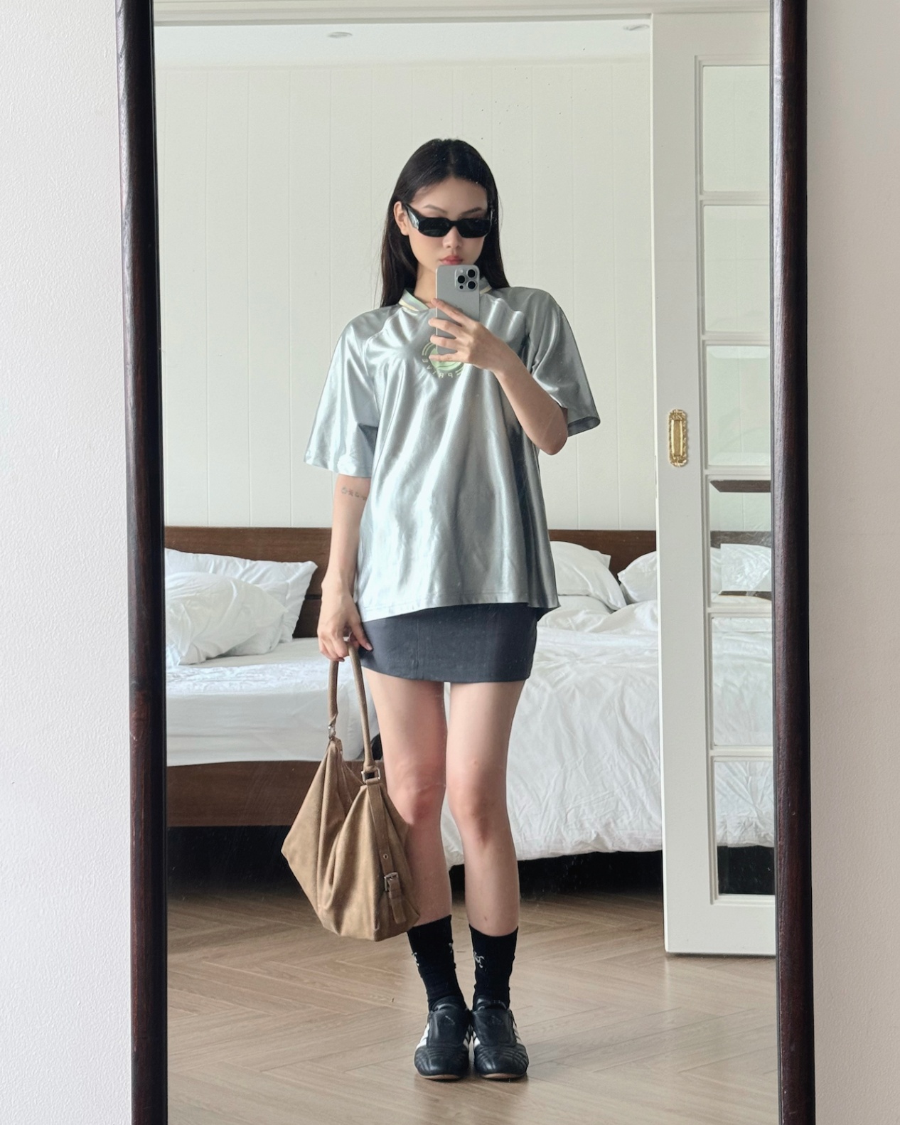 DVRK PRIVÉ BASEBALL STRIPE NECK TEE - GREY