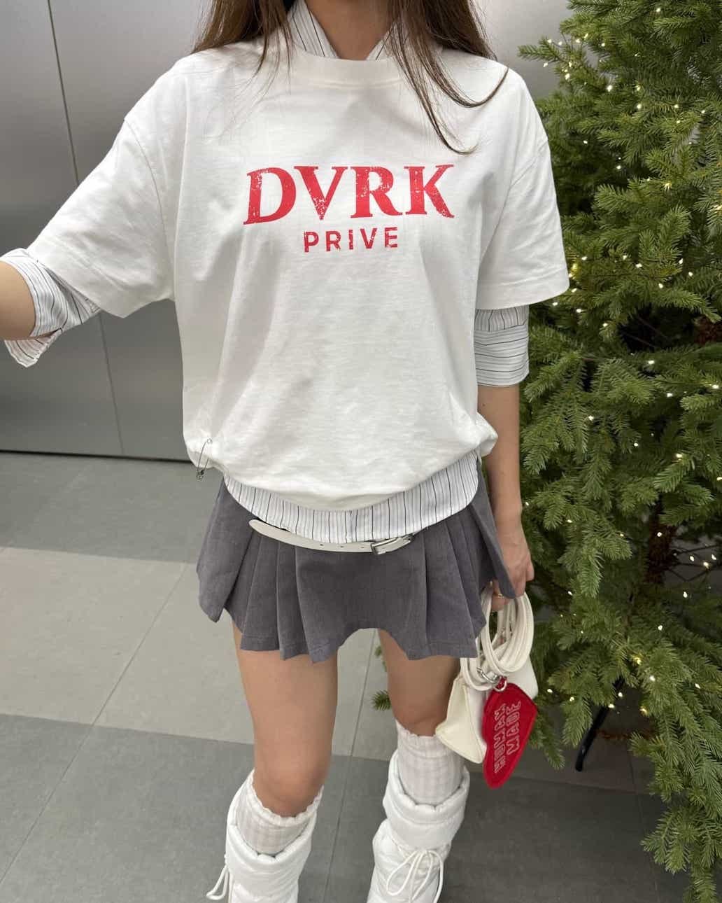 DVRK PRIVÉ RETRO LOGO TEE - WHITE 5