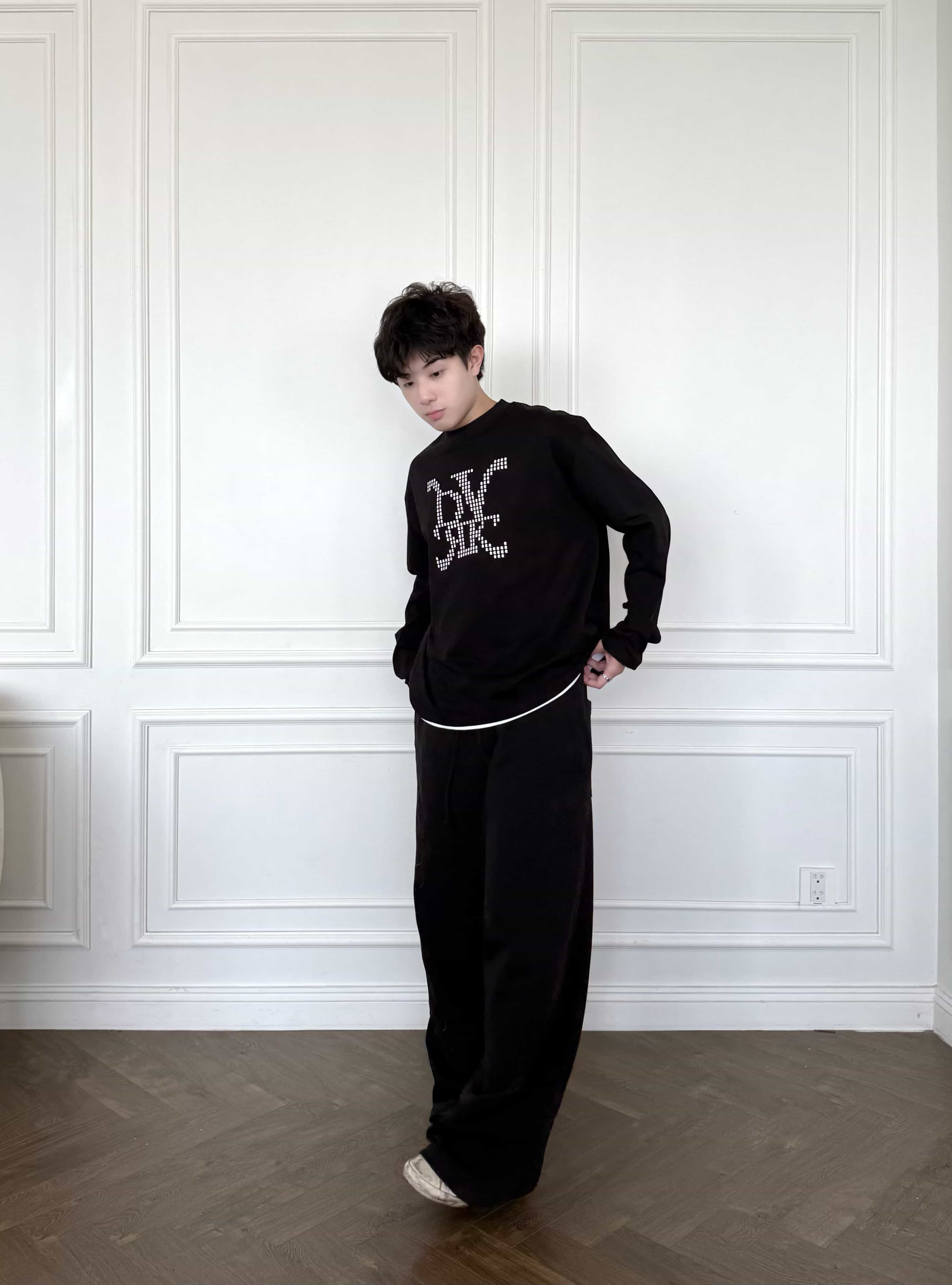 DVRK PRIVÉ KNIGHT DOT LONGSLEEVE - BLACK 6