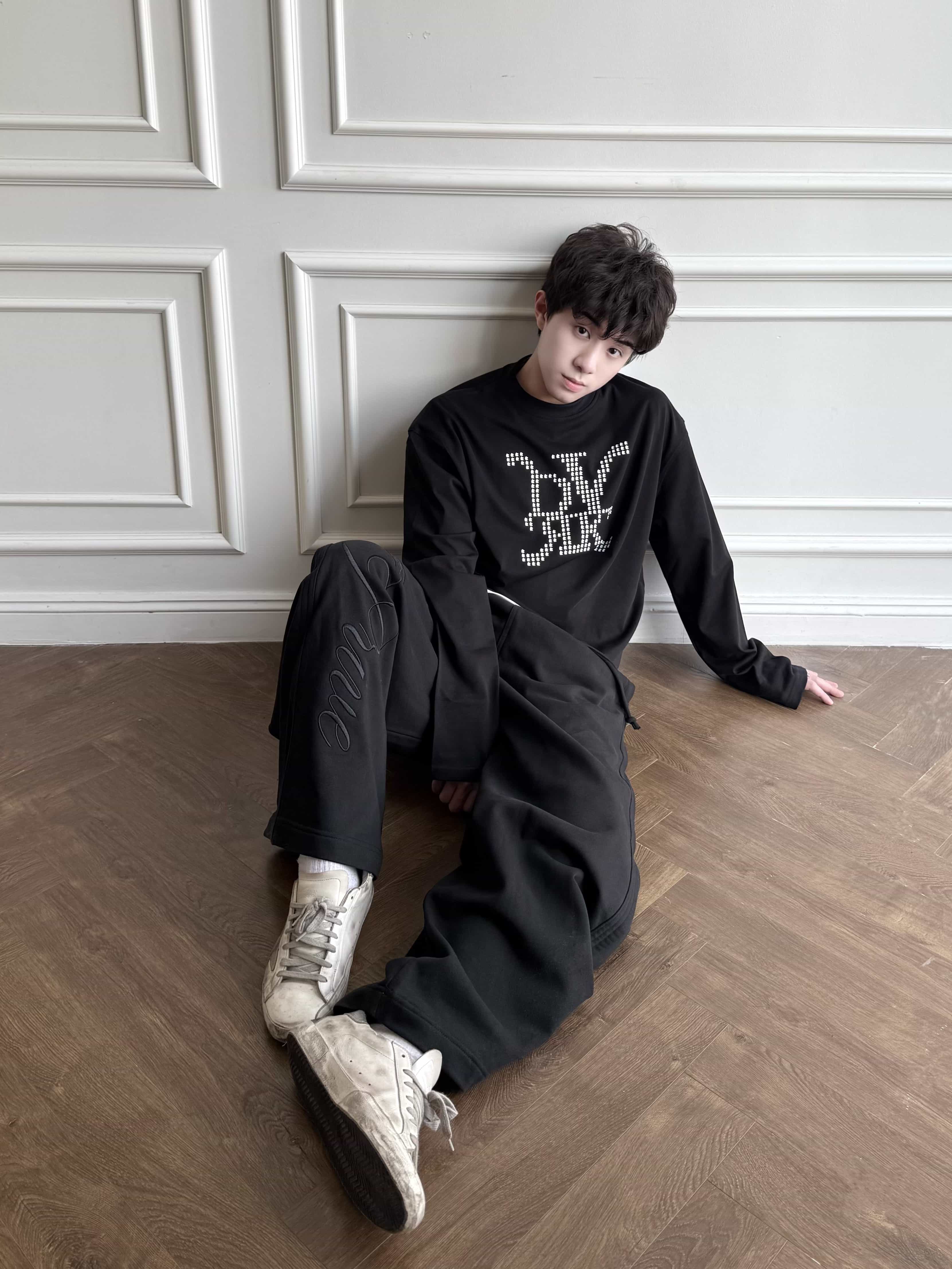 DVRK PRIVÉ KNIGHT DOT LONGSLEEVE - BLACK 8