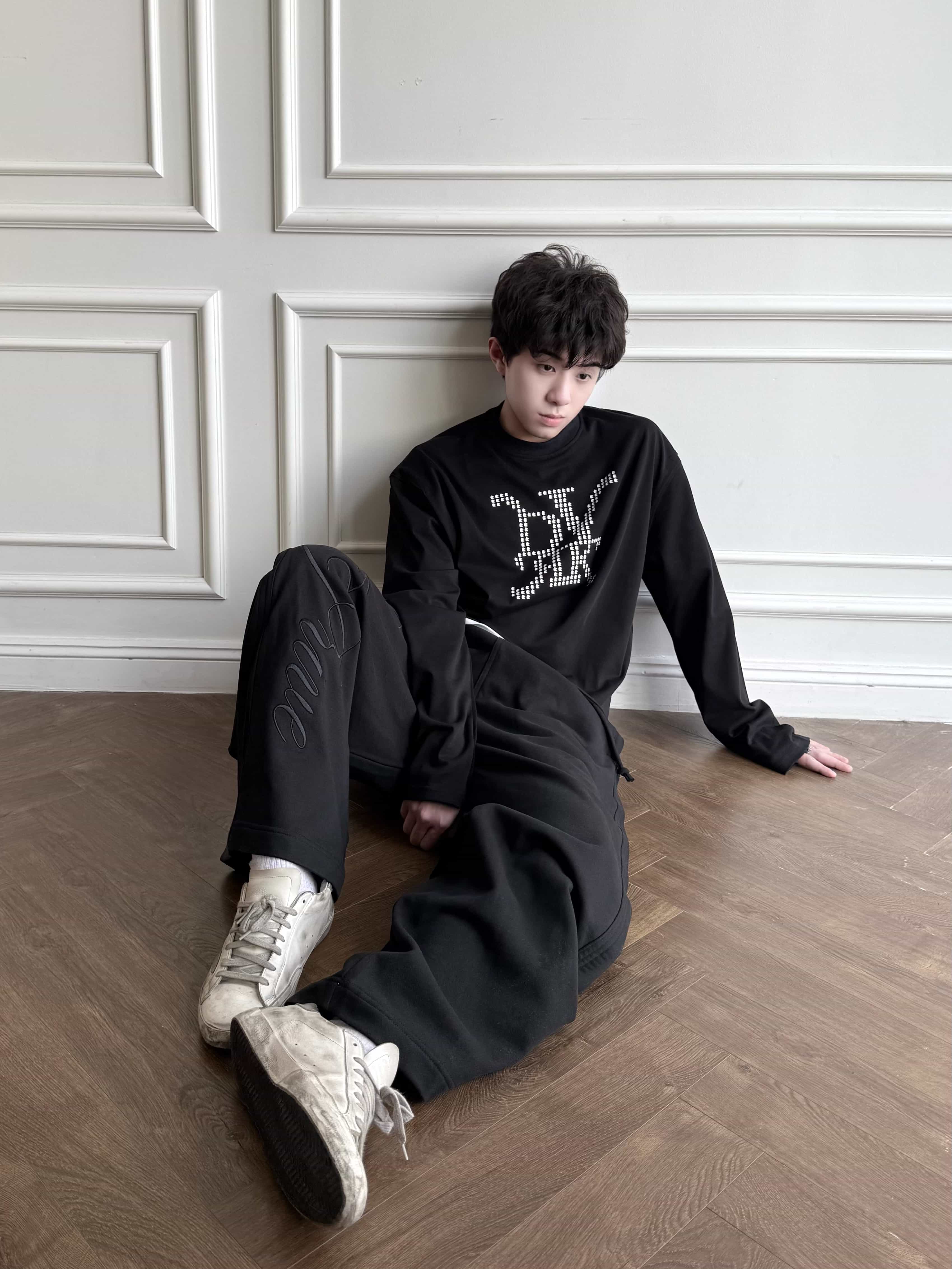 DVRK PRIVÉ KNIGHT DOT LONGSLEEVE - BLACK 9