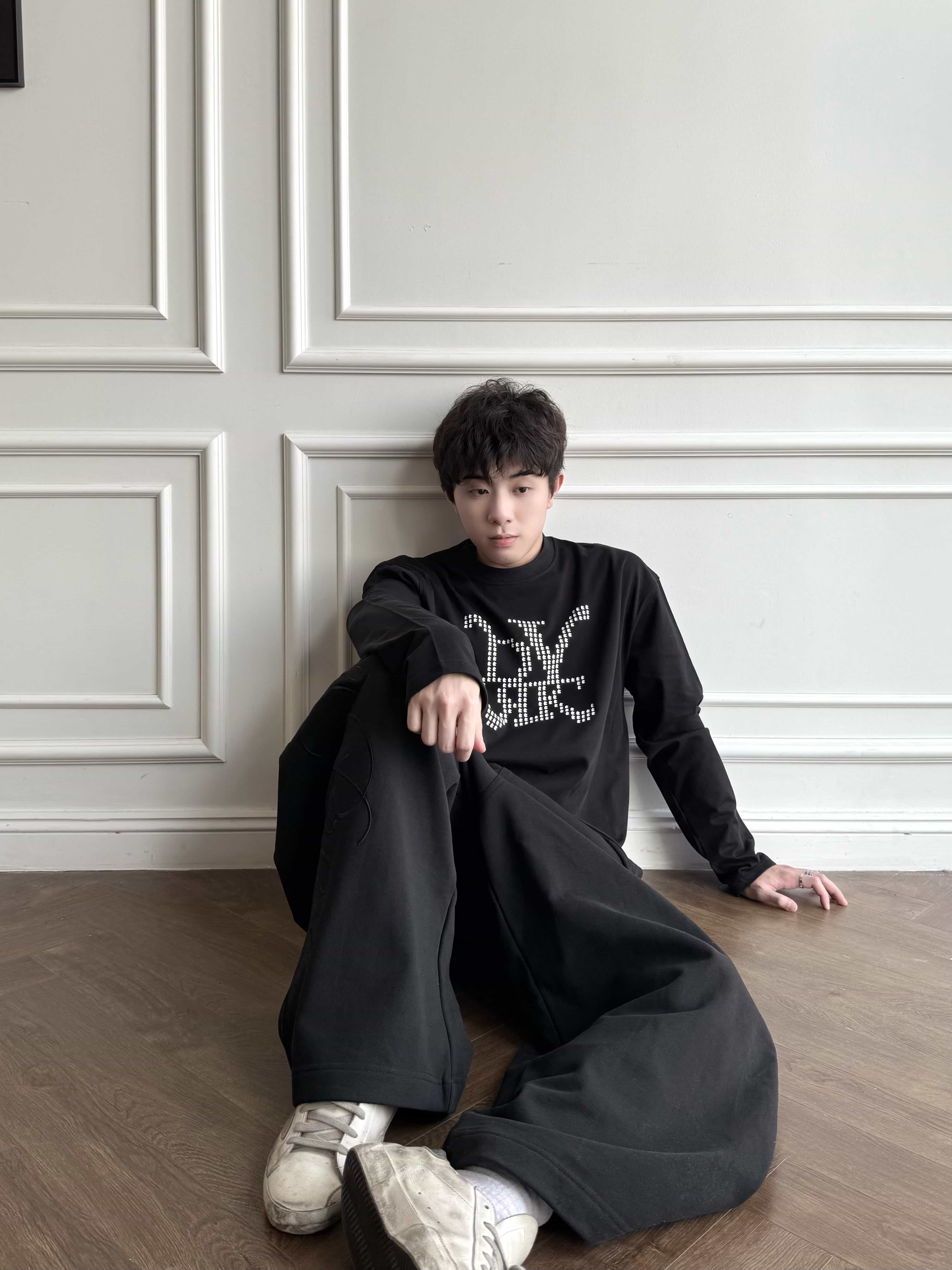 DVRK PRIVÉ KNIGHT DOT LONGSLEEVE - BLACK 10