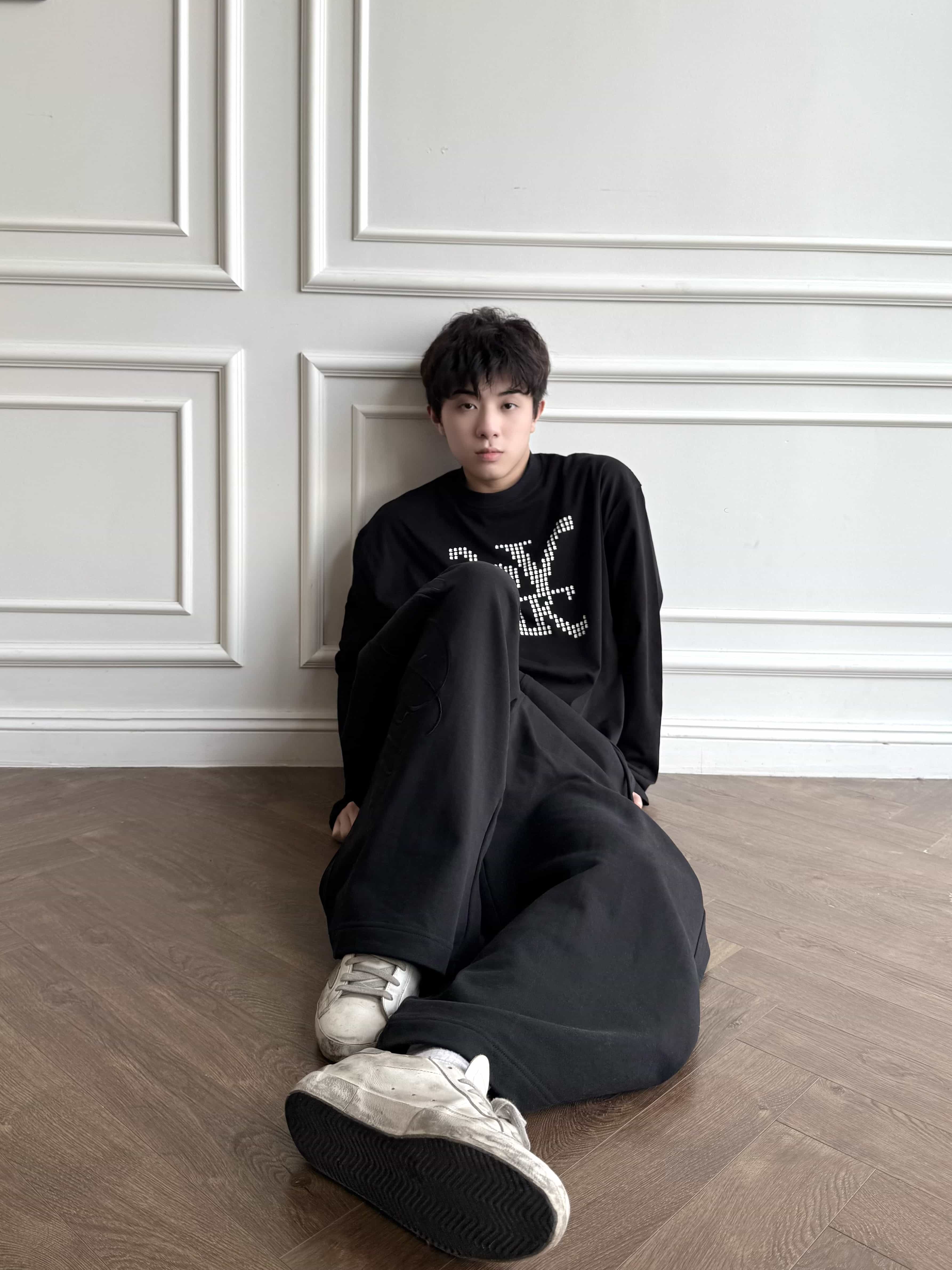 DVRK PRIVÉ KNIGHT DOT LONGSLEEVE - BLACK 7