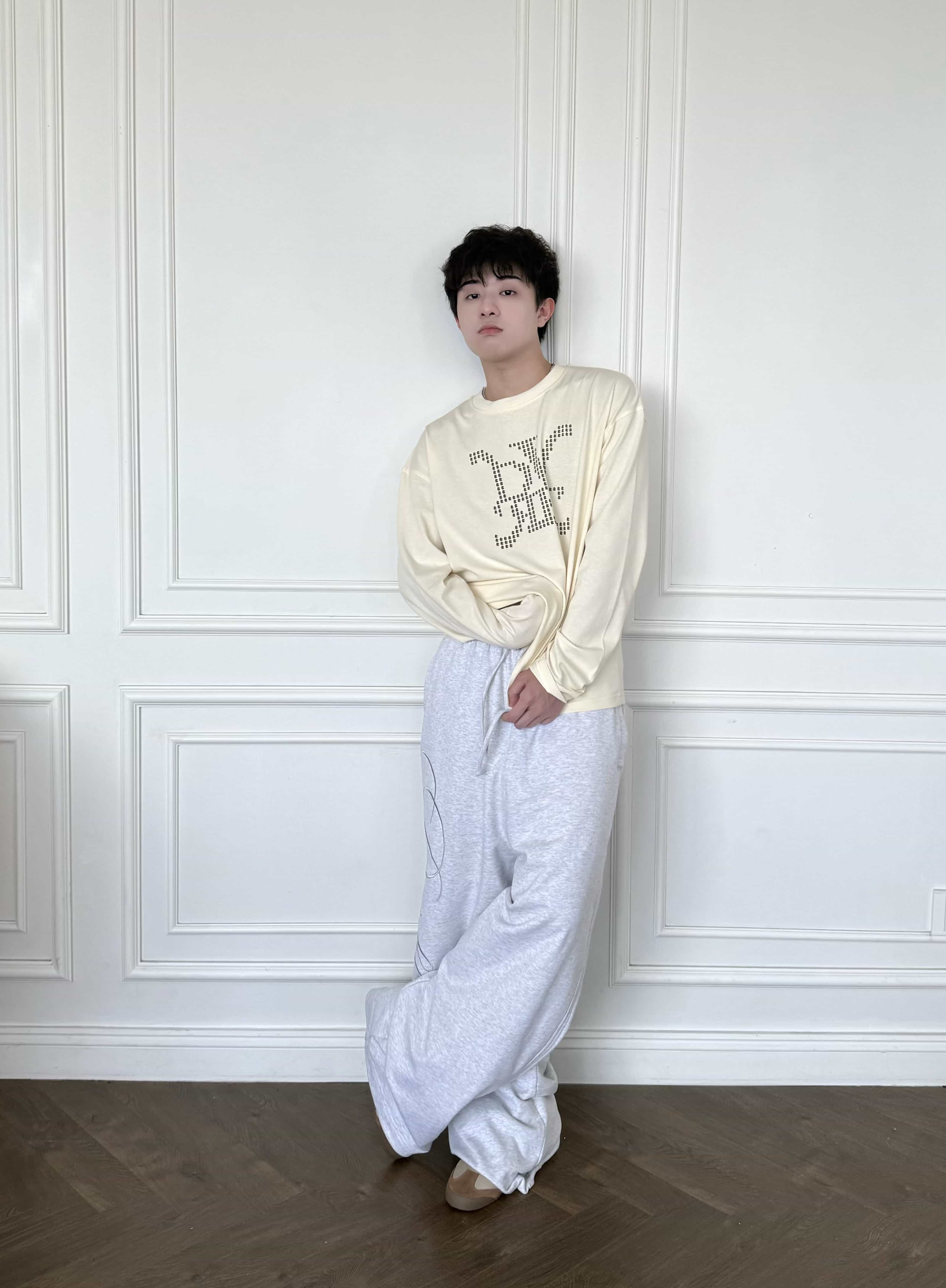 DVRK PRIVÉ KNIGHT DOT LONGSLEEVE - CREAM 5