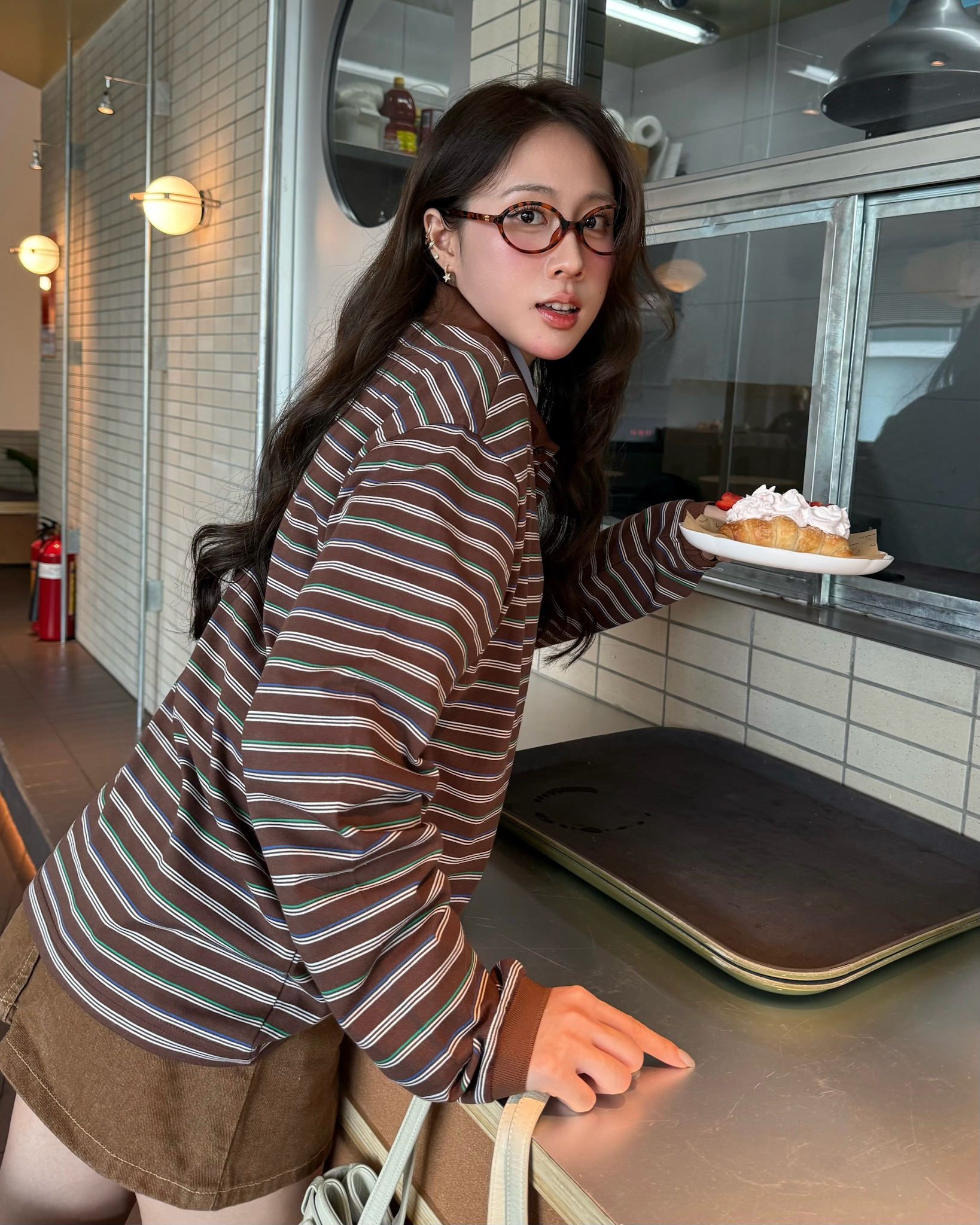 DVRK PRIVÉ THIN STRIPE LONGSLEEVES POLO - BROWN 19