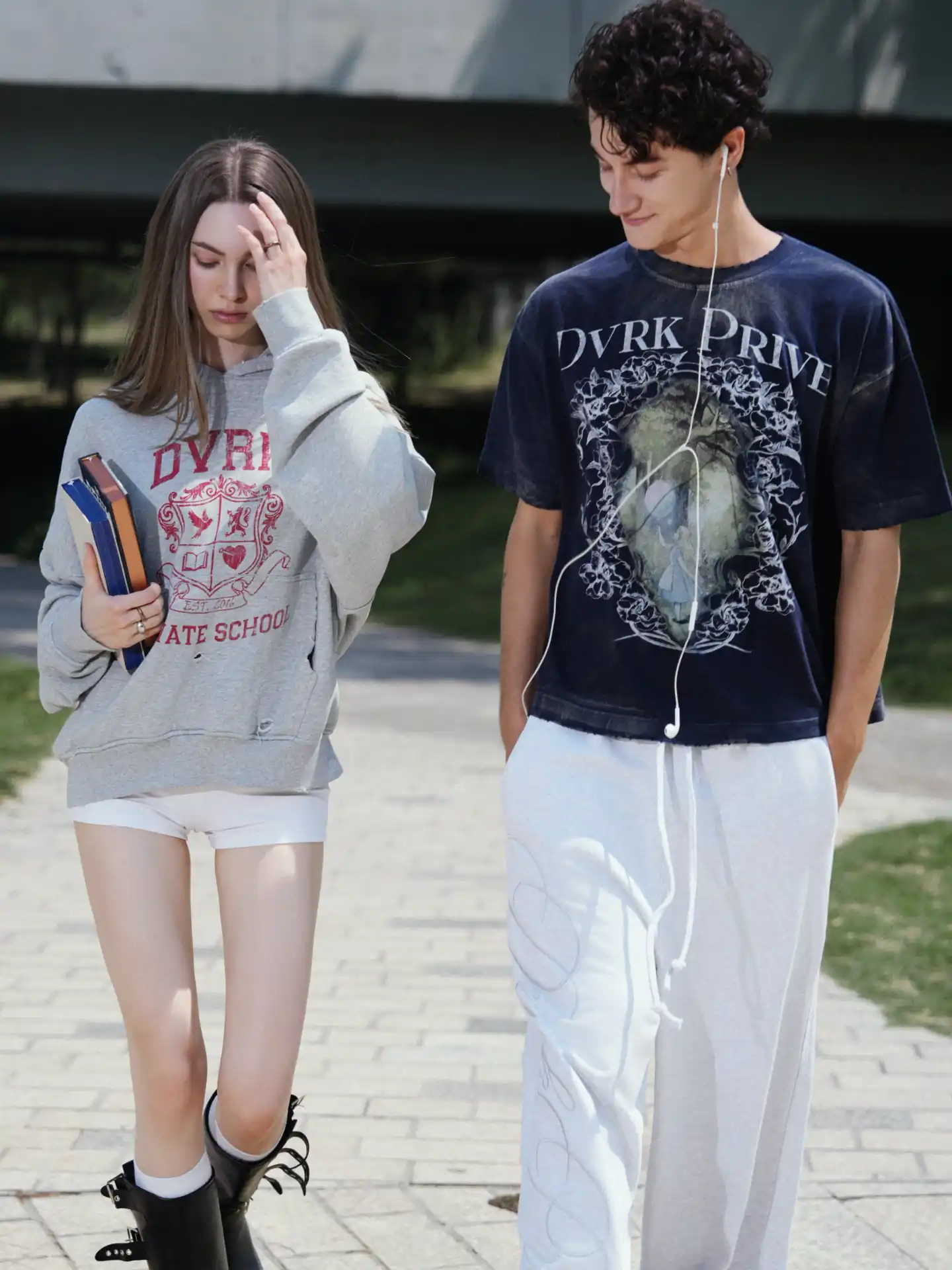 WONDERLAND T-SHIRT - BLUE 4