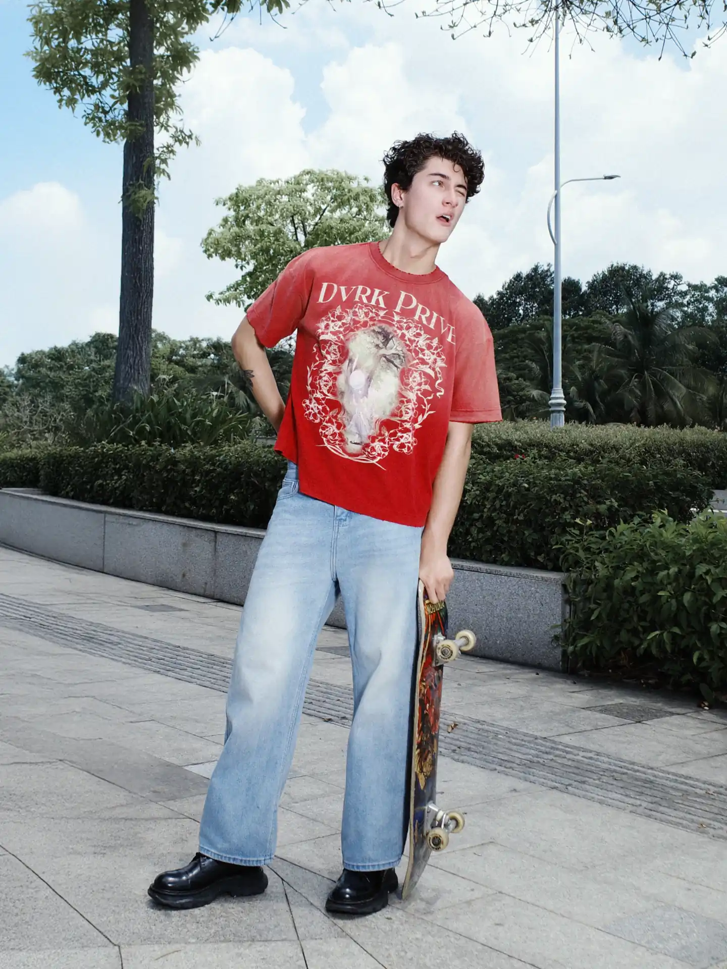 WONDERLAND T-SHIRT - RED 2