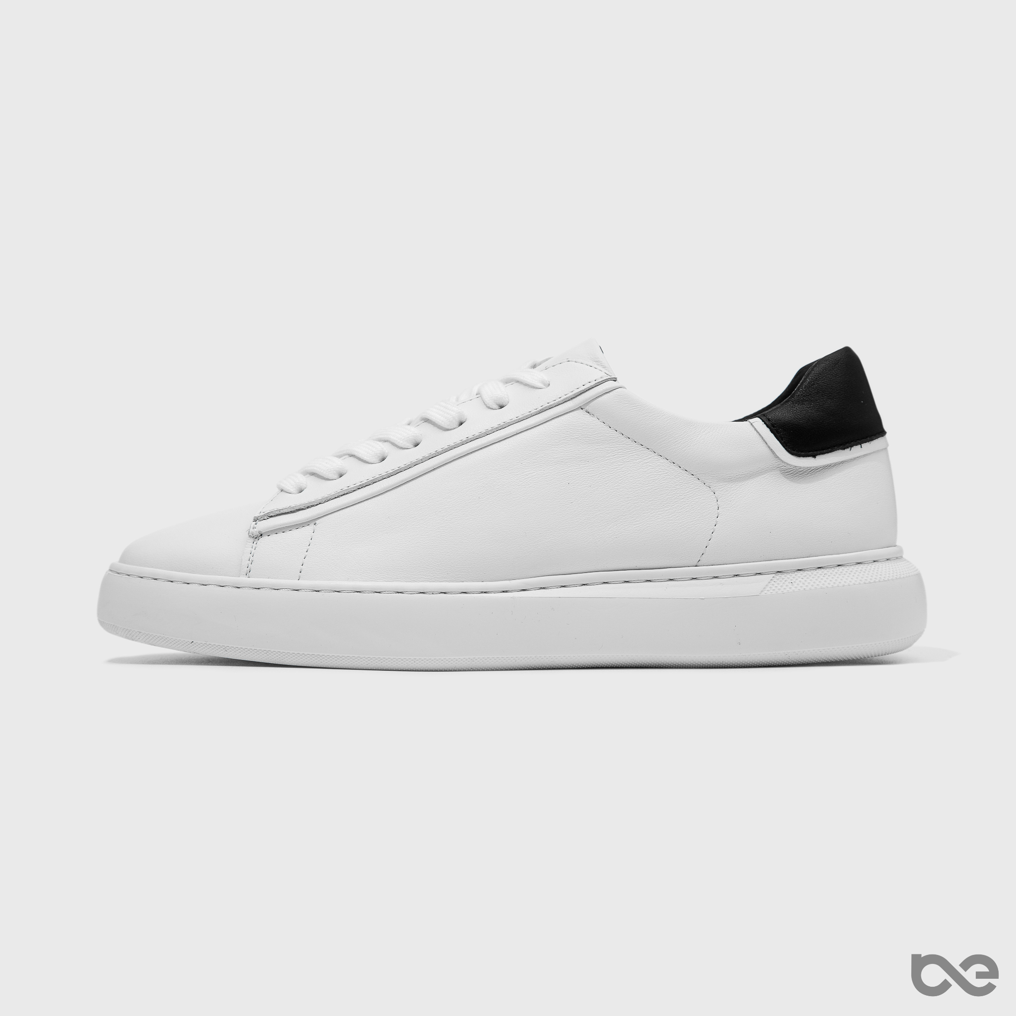 Roy Sneakers | Trắng gót đen