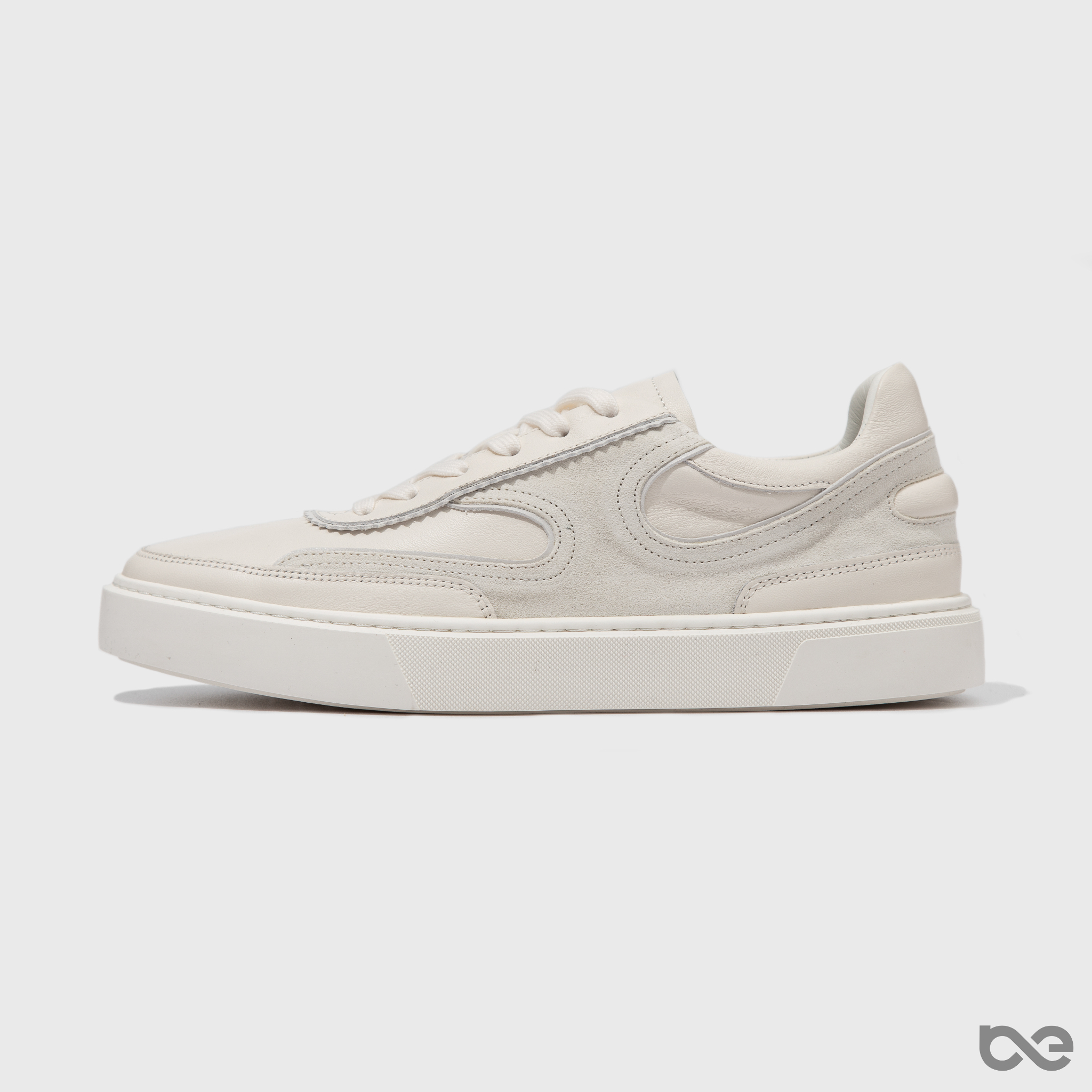 Aries Sneakers | Trắng