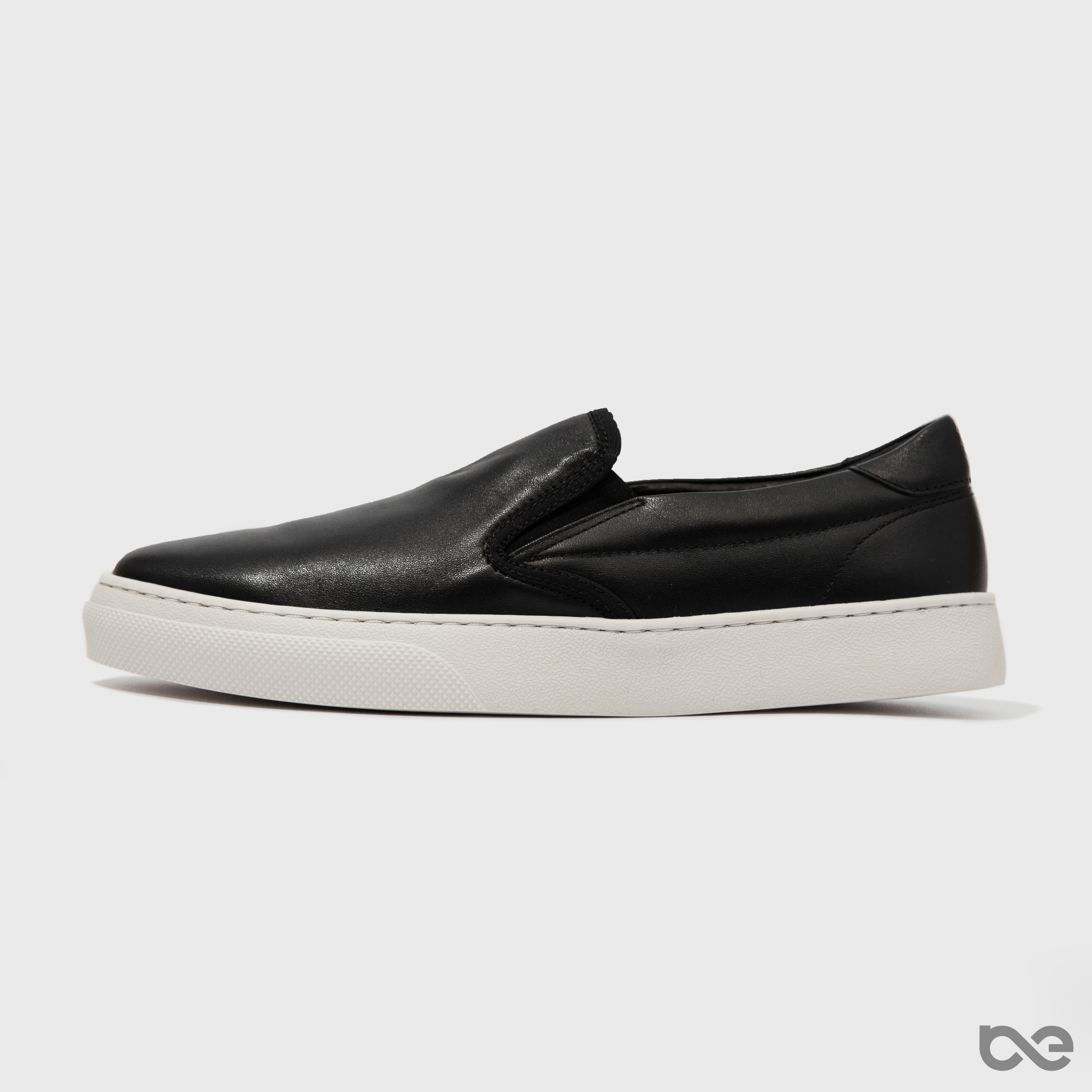 Nero Slip-On | Đen đế trắng