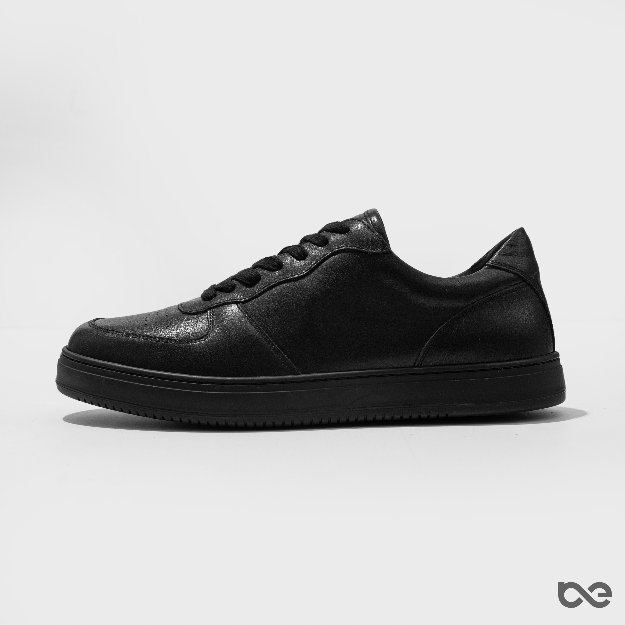 Bare Sneakers | Đen