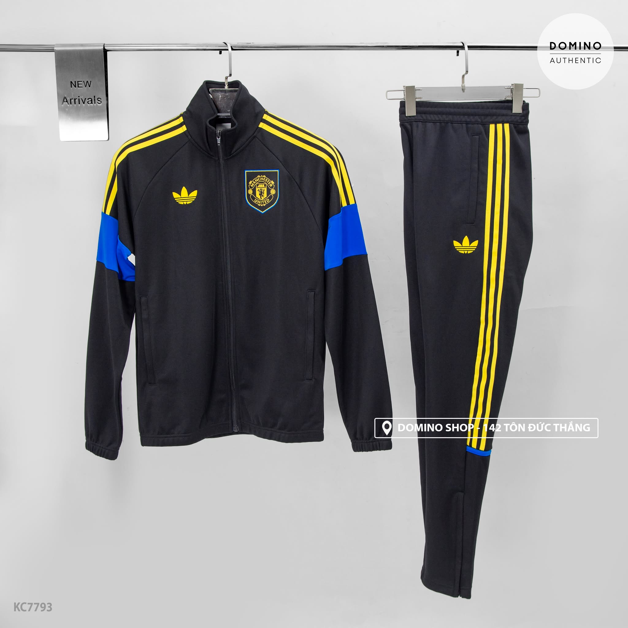ADIDAS MANCHESTER UNITED LFSTLR BLACK WITH YELLOW STRIPES -TÚI KHOÁ- KC7791 - KC7793