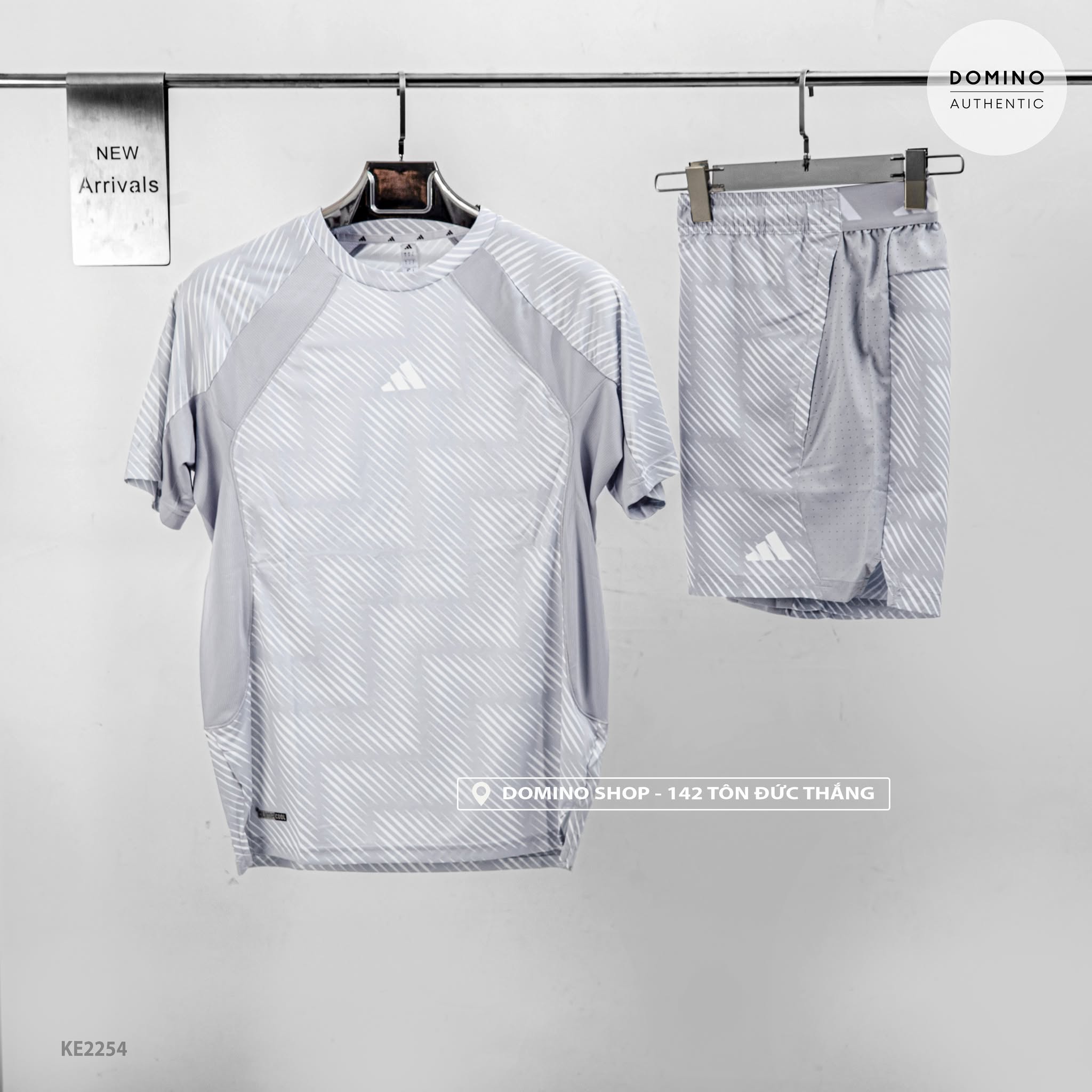 ADIDAS TECH APPAREL SPORTSWEAR FIFA WORLD CUP 26™, TÚI KHÓA - KE2254 - KE2258