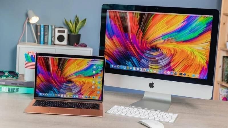 iMac và Macbook đều có những chiếc webcam chất lượng HD được tích hợp ngay trên máy