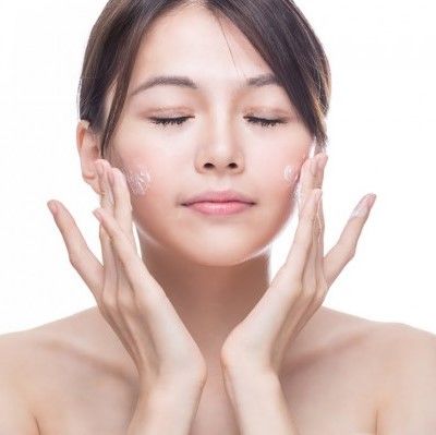 Sữa rửa mặt tốt nhất cho da vào những ngày hè nóng bứt