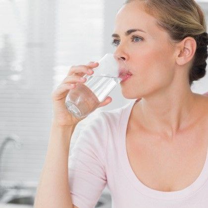 Trị mụn tại nhà với những loại rau thơm quen thuộc và Trị mụn trong mùa hanh khô