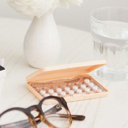 Dùng thuốc tránh thai để trị mụn có đúng không?