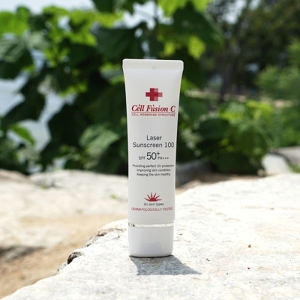 Kem chống nắng Cell Fusion C Laser Sunscreen 100 SPF50+/PA+++ (50ml) tặng kèm tuýp nhỏ 10ml - dành cho da nhạy cảm