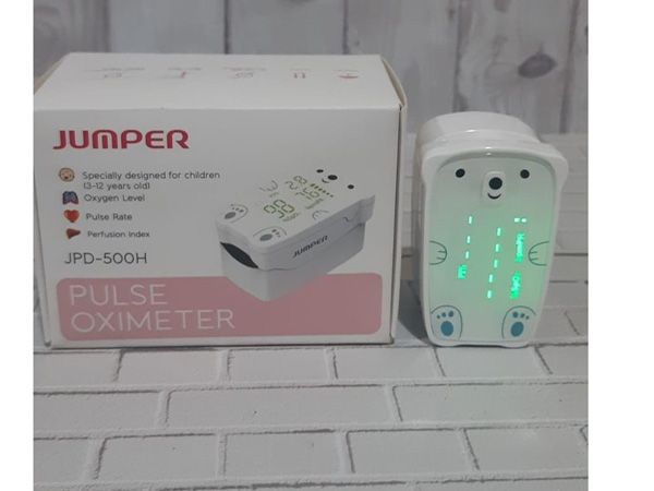 Máy đo nồng độ oxy máu và nhịp tim, chỉ số PI dùng cho cả người lớn và trẻ nhỏ Jumper SPO2 JPD-500H (Chứng nhận FDA hoa kỳ + xuất USA)