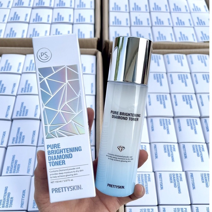 Nước hoa hồng PrettySkin Pure Brightening Diamond Toner 150ml - Dưỡng ẩm, giúp cân bằng lượng nước và dầu cho da