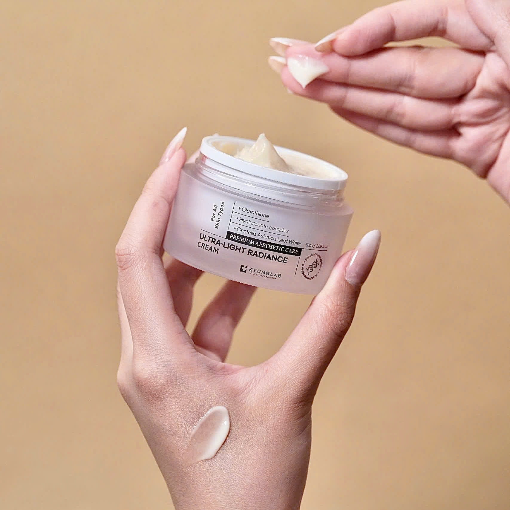 Kem Dưỡng Trắng Da Và Cấp Ẩm Kyung Lab Ultra - Light Radiance Cream 50ml