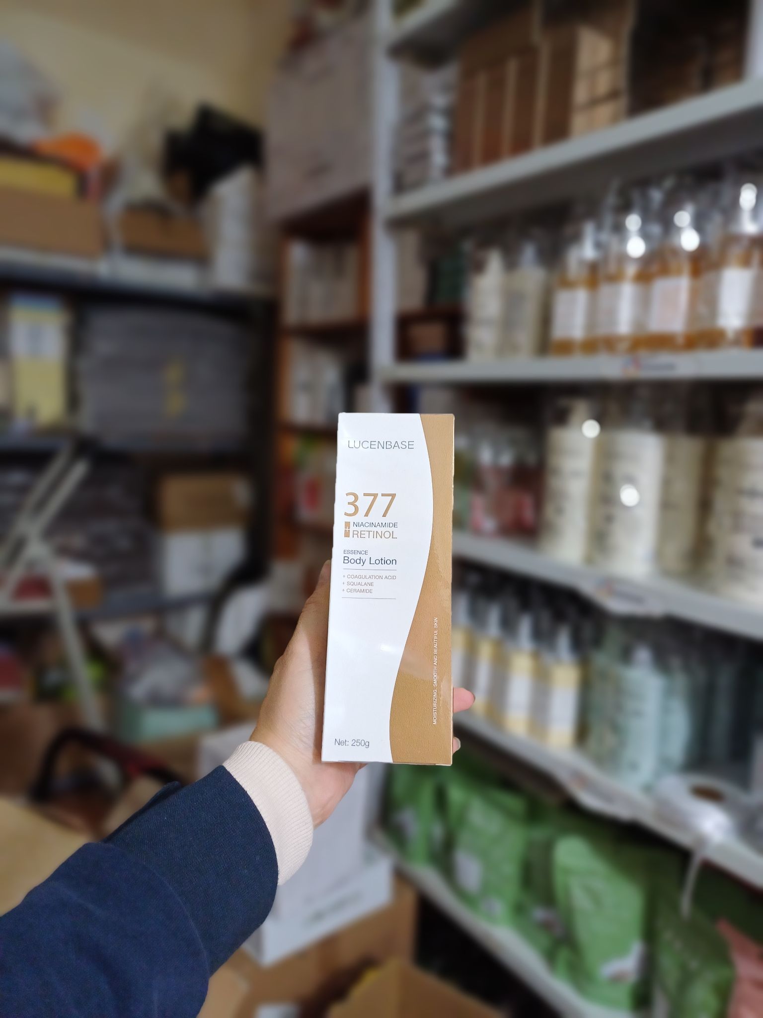 Sữa Dưỡng Thể Lucenbase 377 Niacinamide Retinol Essence Body Lotion