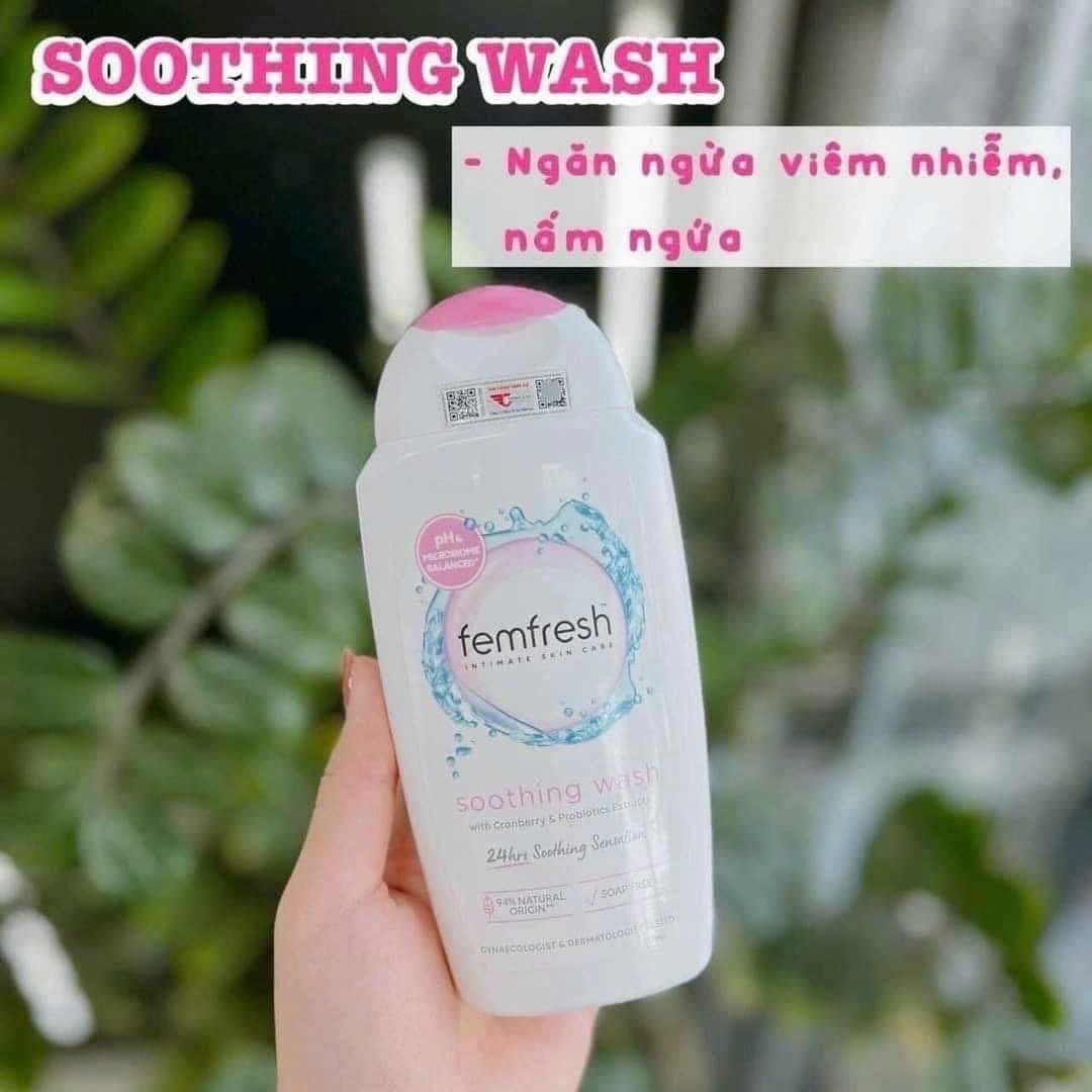 Dung Dịch Vệ Sinh Phụ Nữ Femfresh Daily Wash 250ml màu hồng