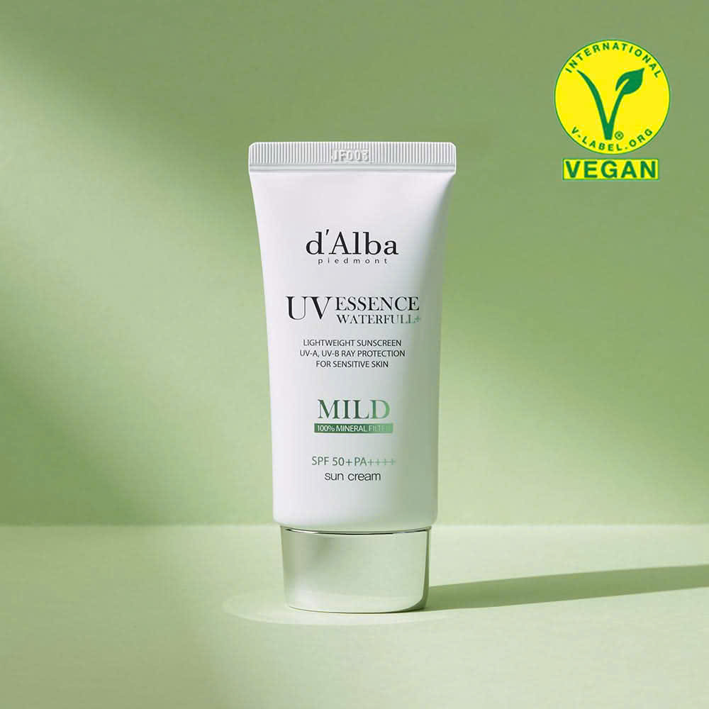 Kem Chống Nắng D'Alba Waterfull Mild Suncream SPF50+ PA++++ 50ml - màu xanh