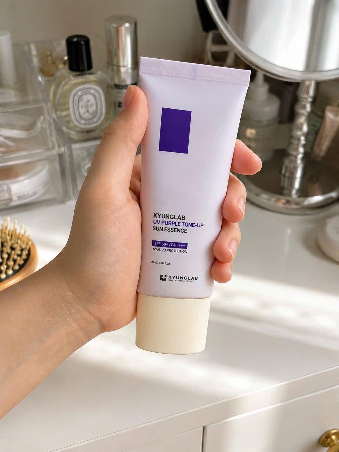 Kem Chống Nắng Hiệu Chỉnh Tông Da KyungLab UV Purple Tone-Up Sun Essence SPF 50+ PA++++ (50ml)