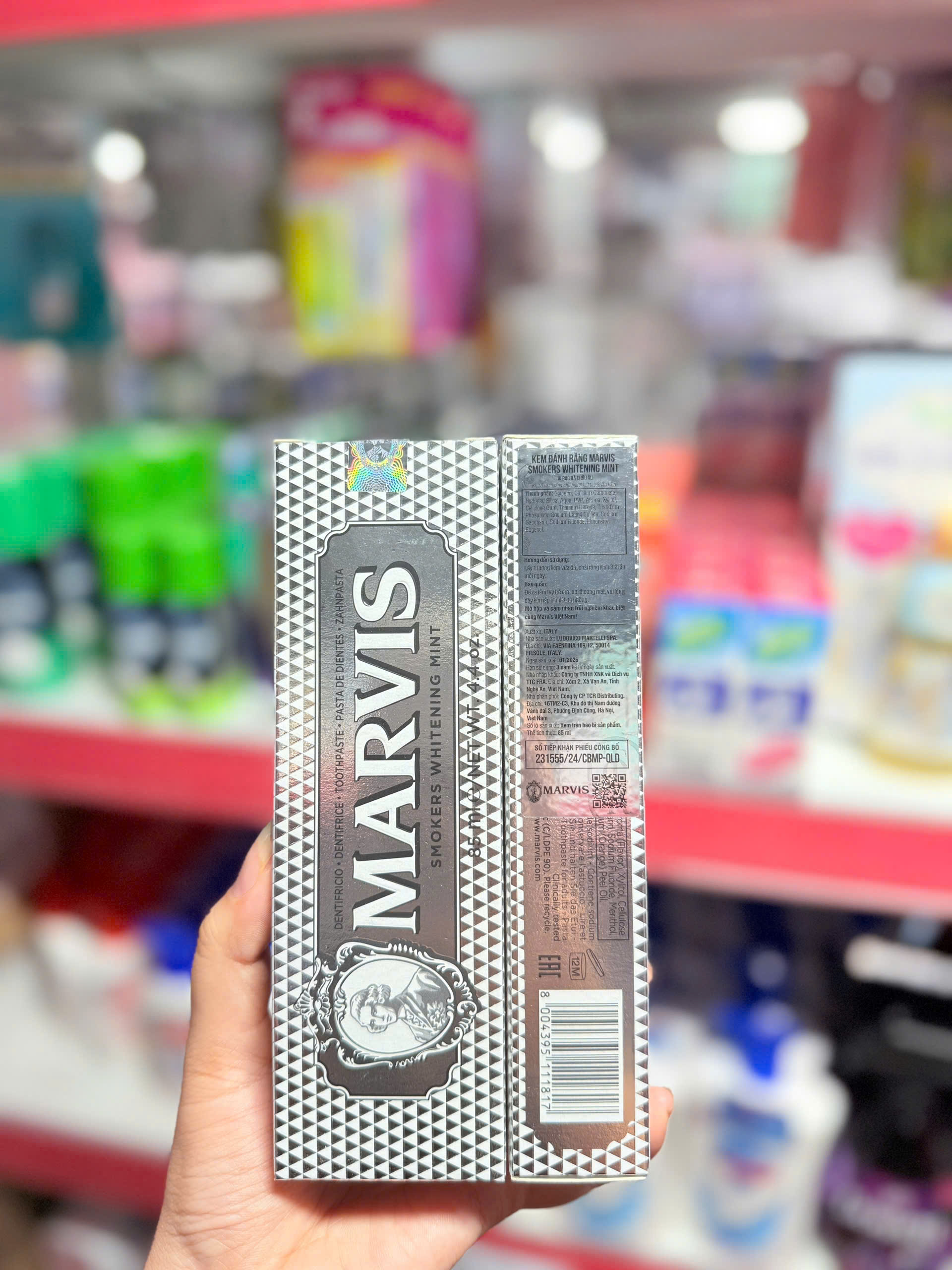Kem đánh răng Marvis Whitening Mint 85ml