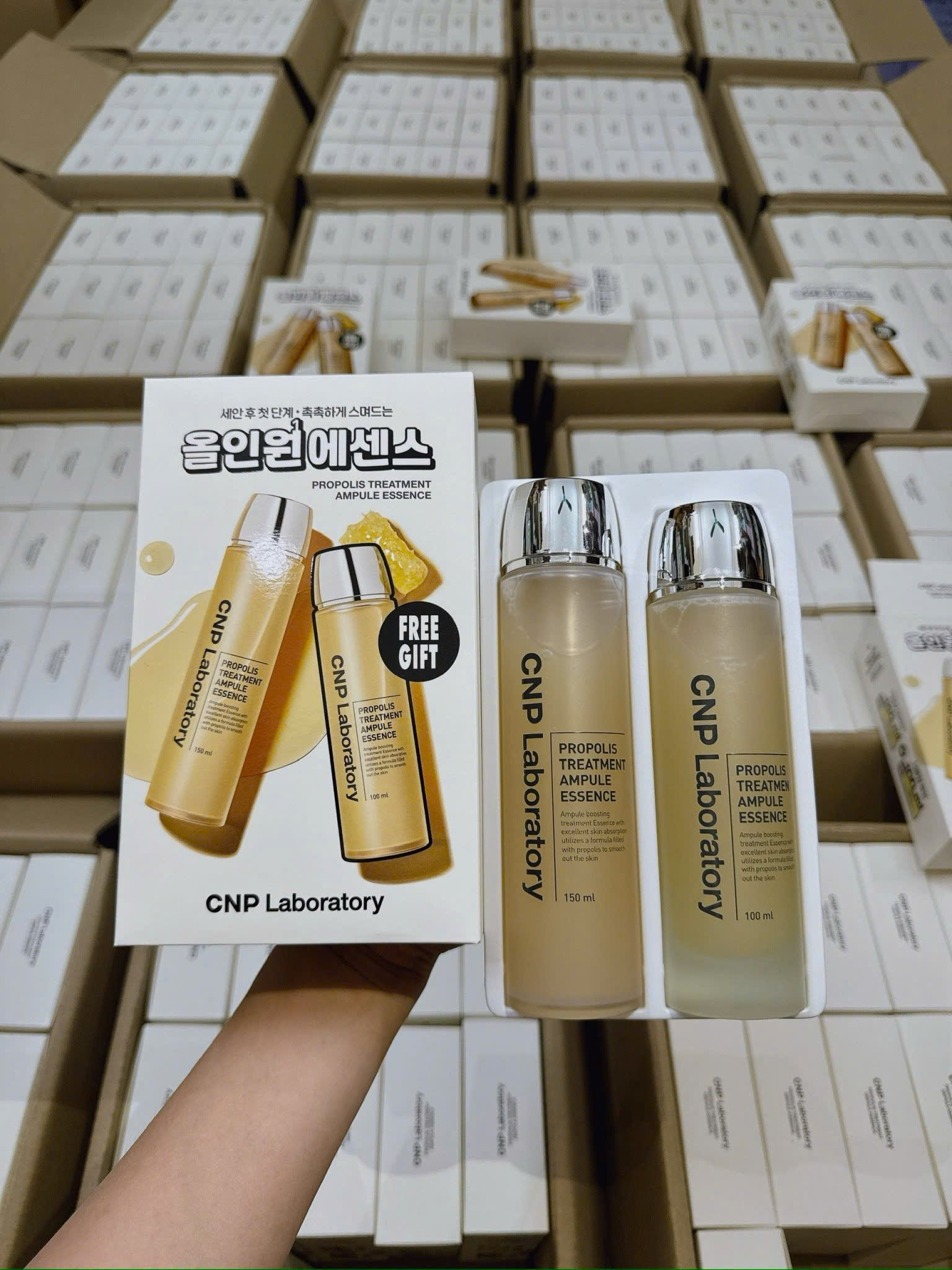 Nước Thần Toner Keo Ong CNP Propolis Treatment Ampule Essence