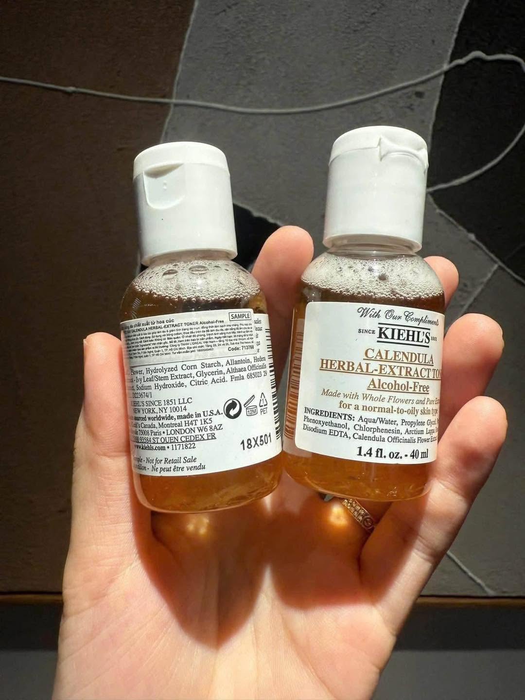 Nước hoa hồng hoa cúc Kiehl's Calendula Herbal-Extract Toner 40ml
