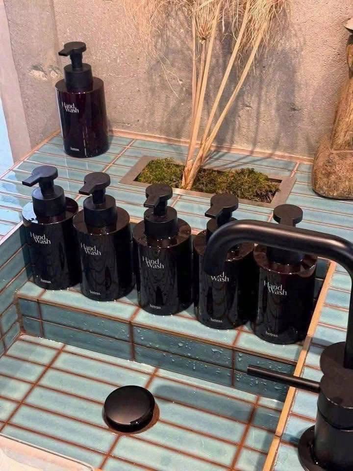 Set Nước Rửa Tay Hetras Perfumed Bubble Hand Wash Hotel Wood 515ml
