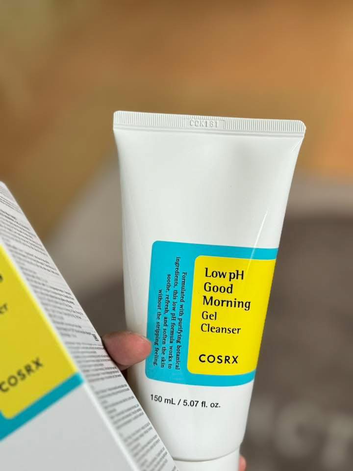 Sữa Rửa Mặt Gel COSRX Low pH Good Morning 150ml - Làm Sạch Dịu Nhẹ, Kháng Khuẩn Tràm Trà, Phù Hợp Da Nhạy Cảm, Dầu, Mụn