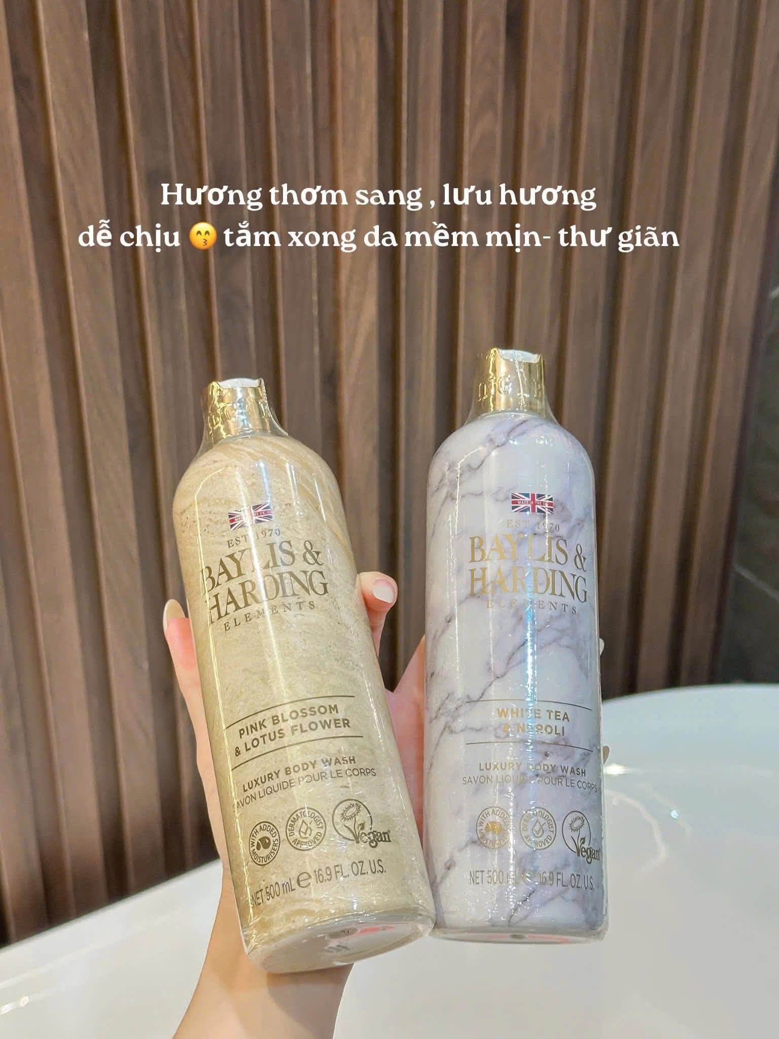 Sữa tắm Baylis & Harding Elements Pink Blossom Lotus Flower Luxury Body Wash màu nâu