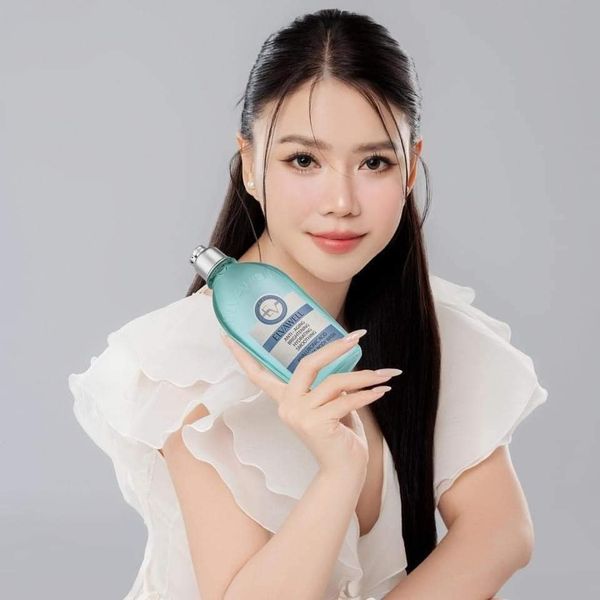 Sữa tắm nước hoa Hyaluronic Acid Baby Blue Elvawell 250ml