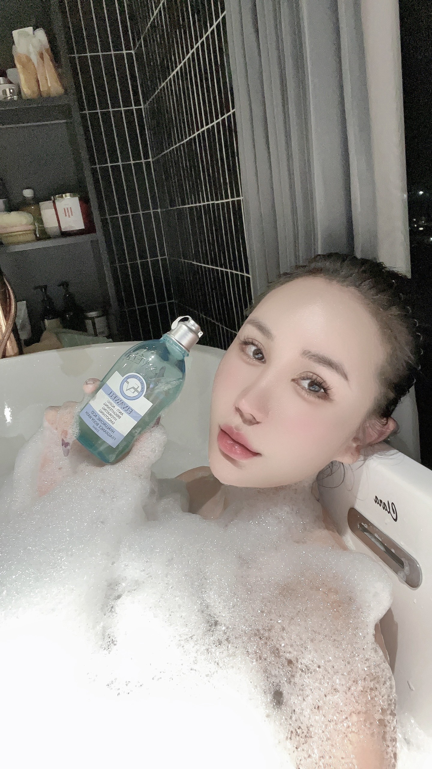 Sữa tắm nước hoa Hyaluronic Acid Baby Blue Elvawell 250ml