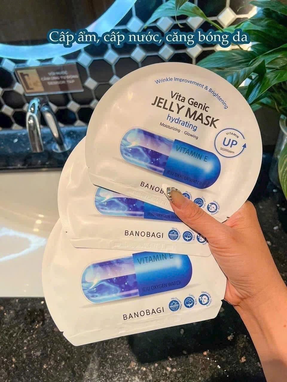 Mat-na-Banobagi-Vita-Genic-Jelly-Mask-Hydrating-Cap-Am-Chuyen-Sau-mau-xanh-duong-_514641655_18043130993631051_1317159152481244573_n.jpg
