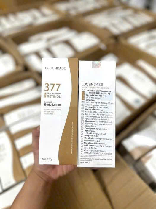 Sua-Duong-The-Lucenbase-377-Niacinamide-Retinol-Essence-Body-Lotion_z7195138956823_a301935b6be35be09bc630f452463e94.jpg