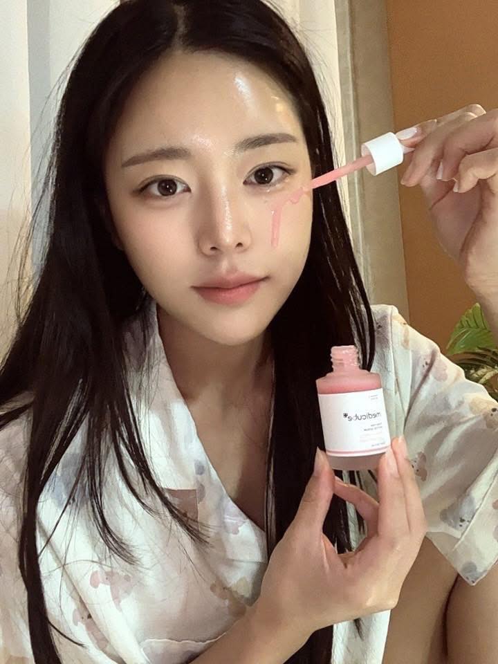 Tinh-chat-Medicube-PDRN-Pink-Peptide-Serum-30ml_571815917_1797456257573811_1678120546921803383_n.jpg